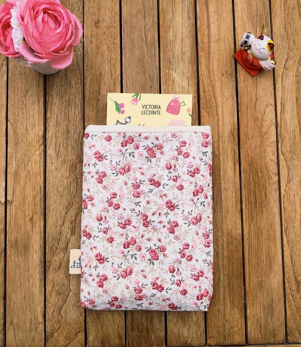 Pochette Livre Mots dans du Velours, protege livre artisanat francais collection été Nude Rose
