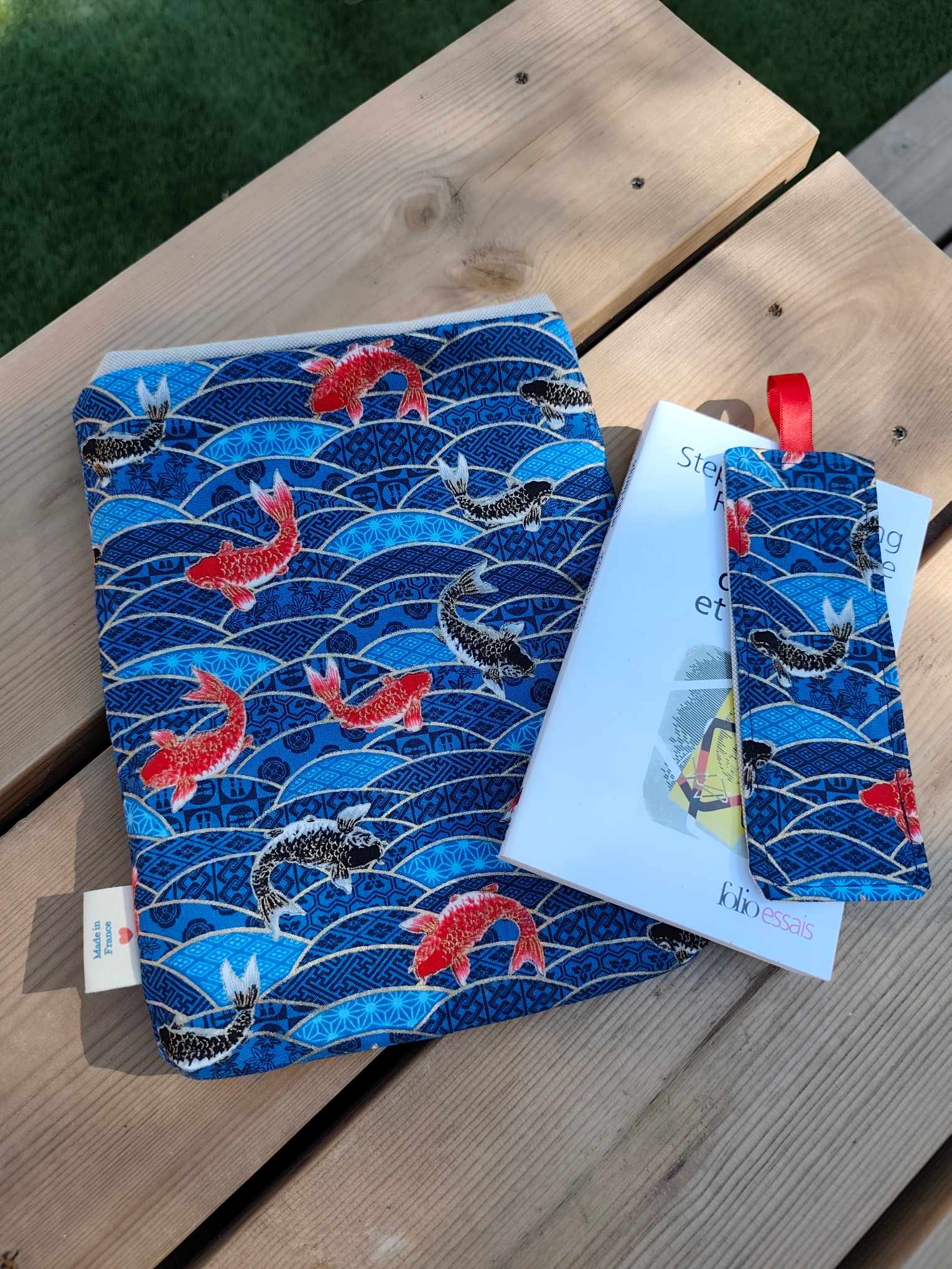 Pochette Livre Mots dans du Velours, protege livre artisanat francais collection Umi