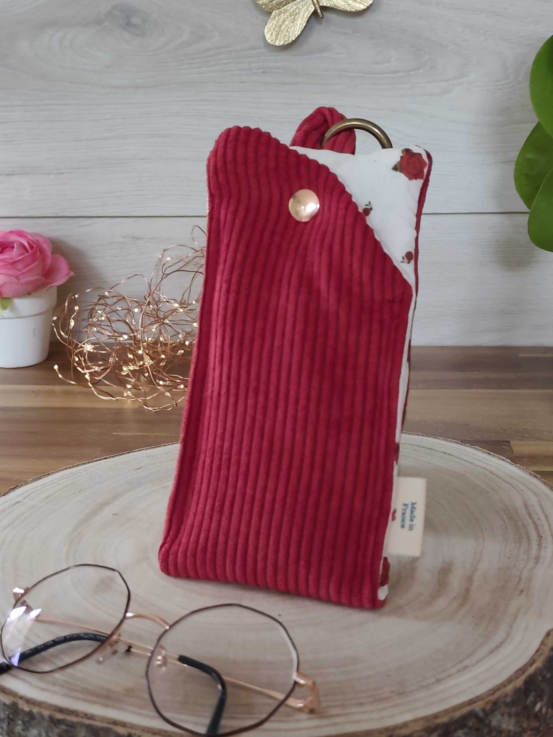Pochette Livre Mots dans du Velours, protege livre bouton pressions  artisanat francais marque page etui a lunette La Vie en Rose