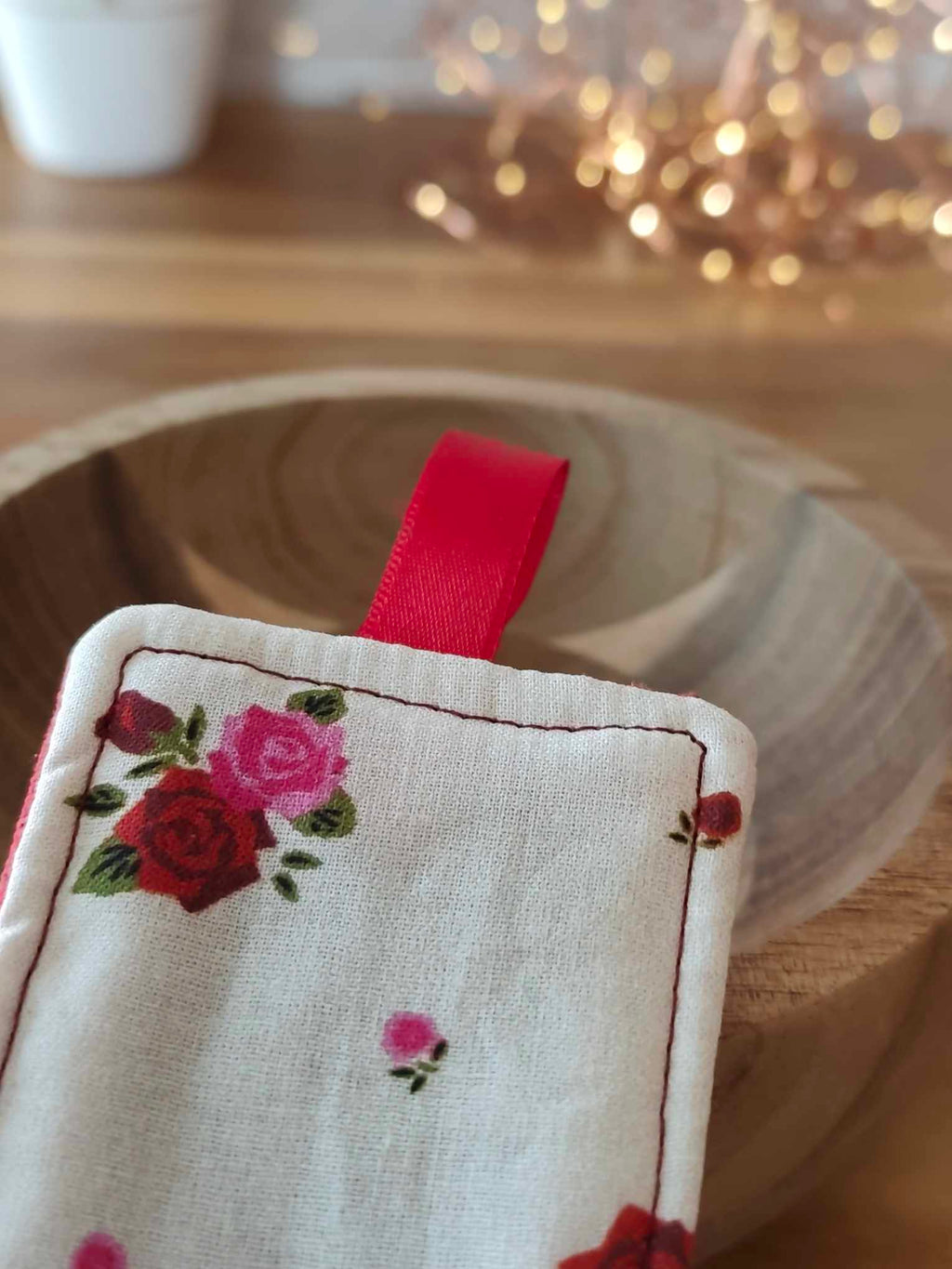 Pochette Livre Mots dans du Velours, protege livre bouton pressions  artisanat francais marque page etui a lunette La Vie en Rose