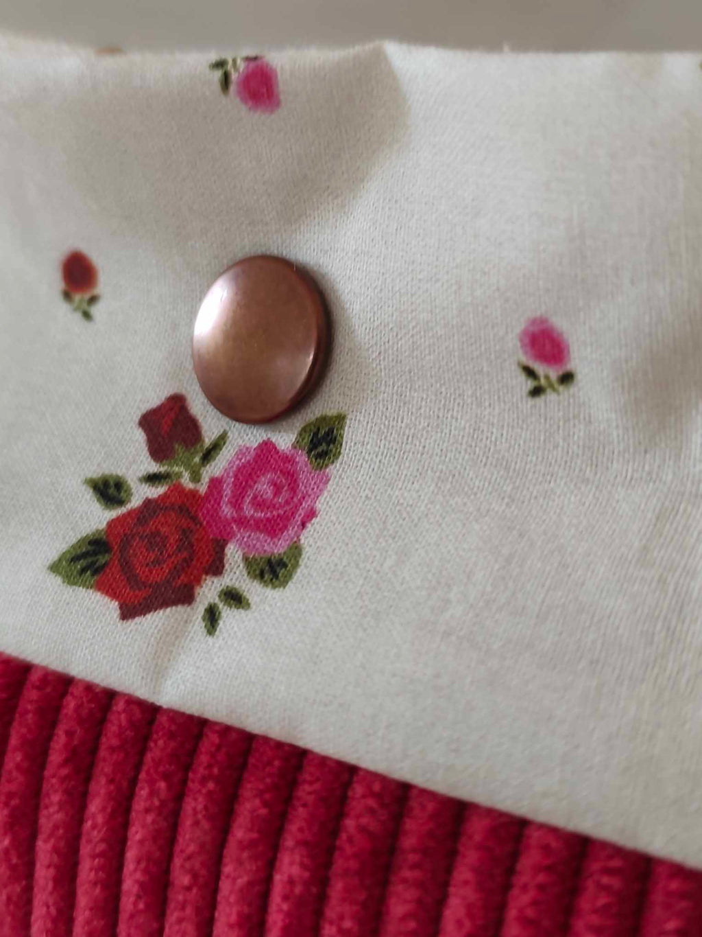 Pochette Livre MOts dans du Velours, protege livre bouton pressions  La Vie en Rose artisanat francais
