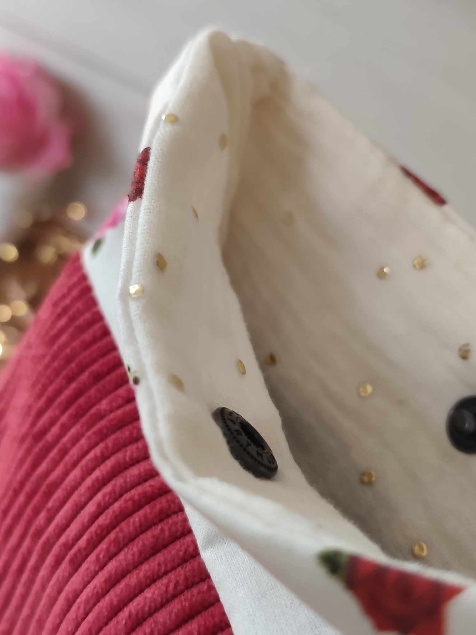 Pochette Livre MOts dans du Velours, protege livre bouton pressions  La Vie en Rose artisanat francais