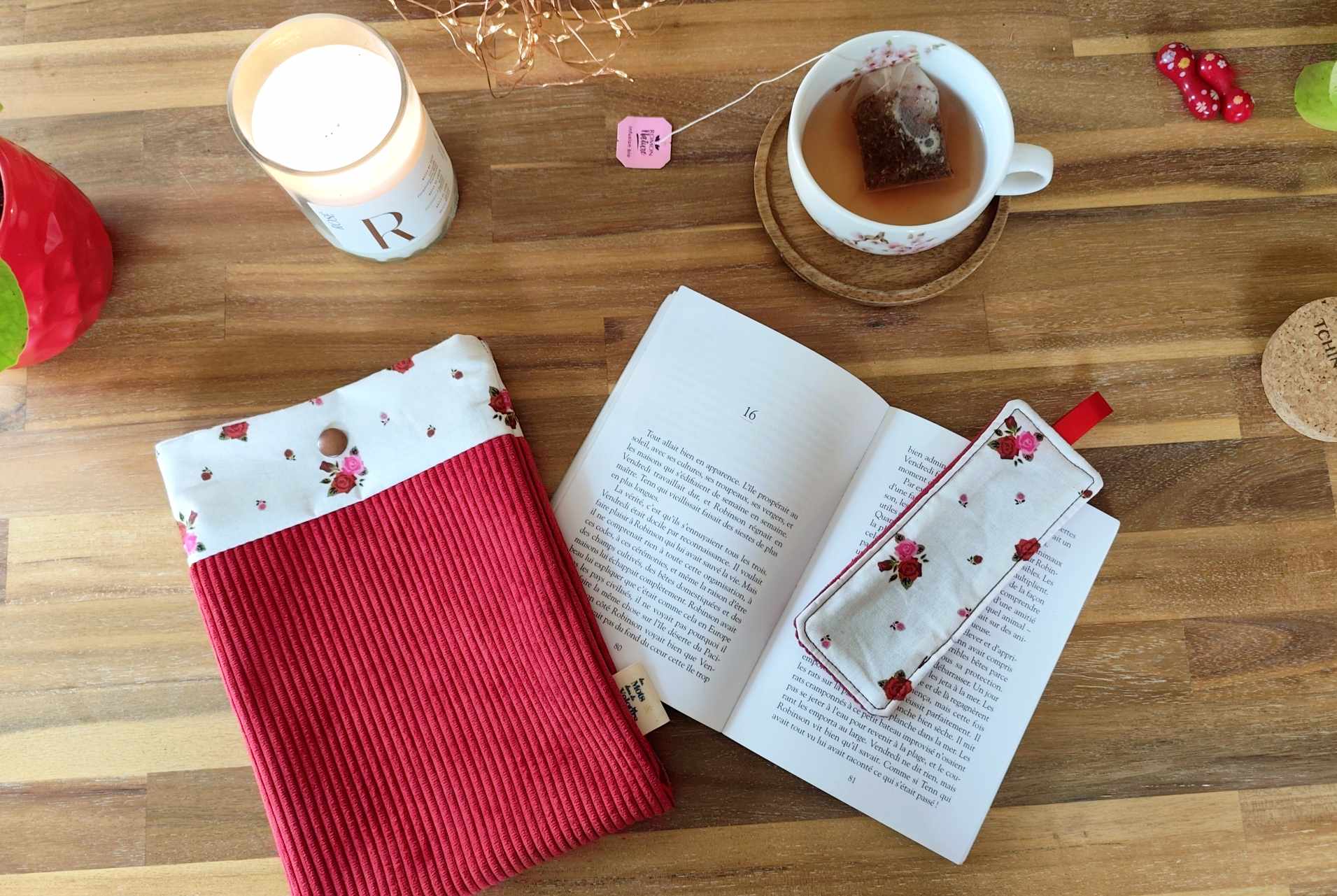 Pochette Livre MOts dans du Velours, protege livre bouton pressions  La Vie en Rose artisanat francais