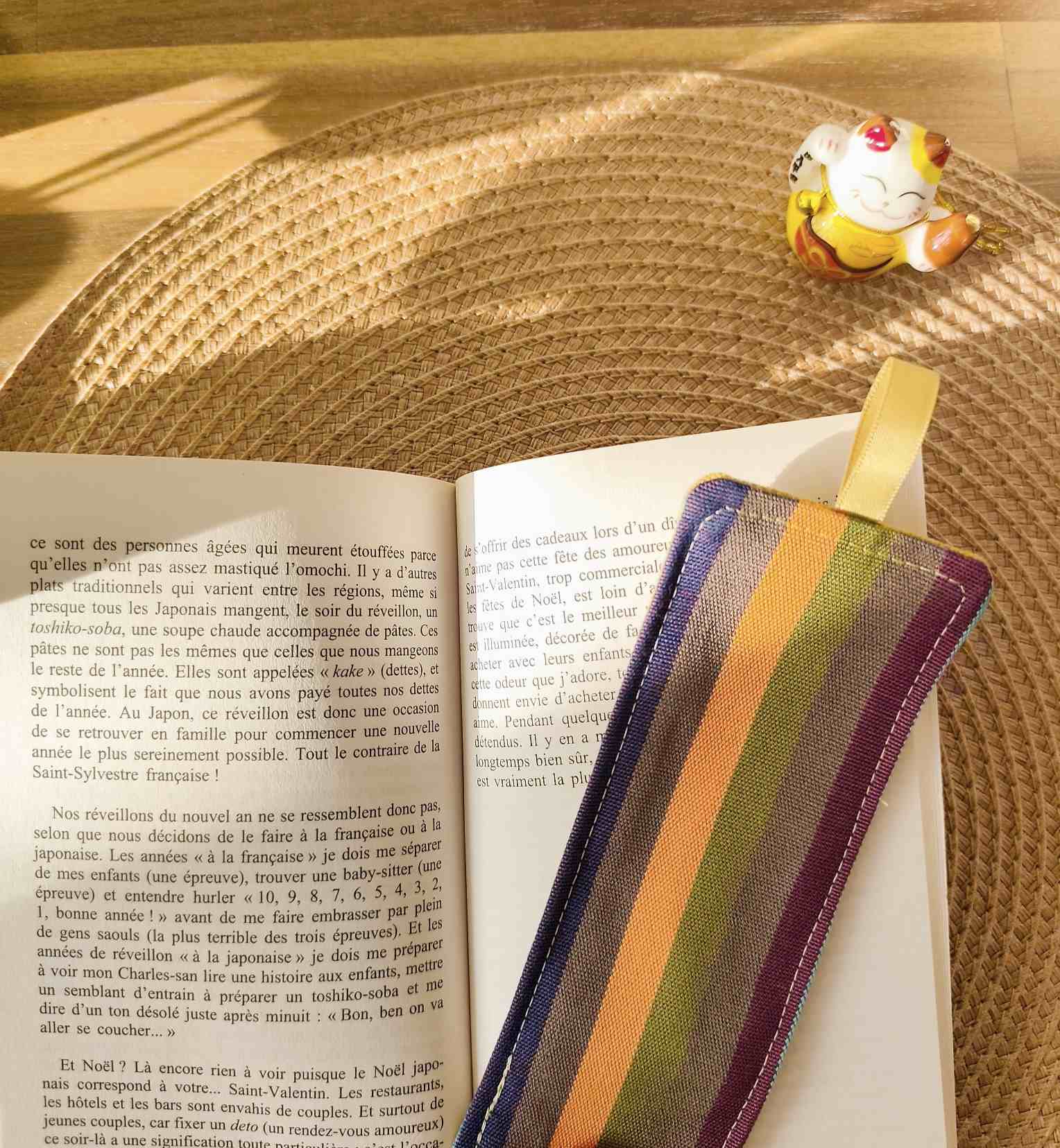 Pochette Livre MOts dans du Velours velours chic marque page Caramel