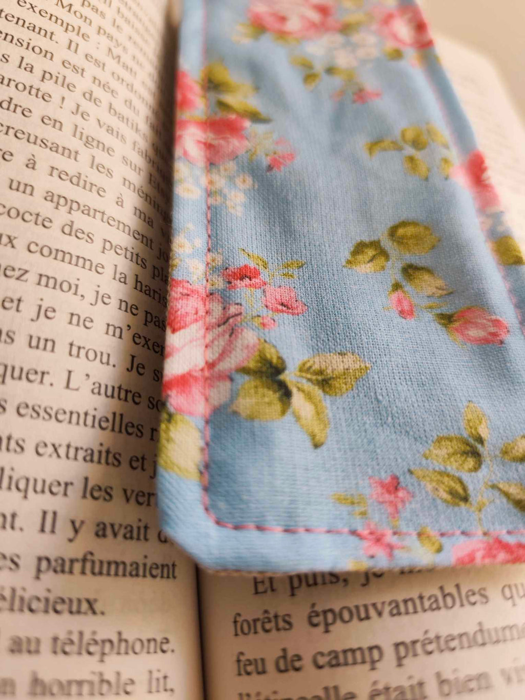 Pochette Livre Mots dans du Velours, protege livre artisanat francais collection été simply read english summer marque pages