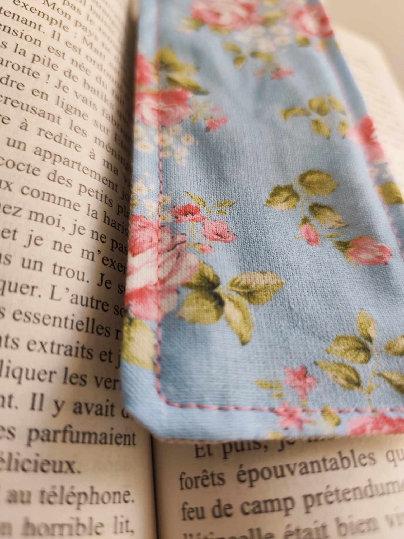 Pochette Livre Mots dans du Velours, protege livre artisanat francais collection été simply read english summer marque pages