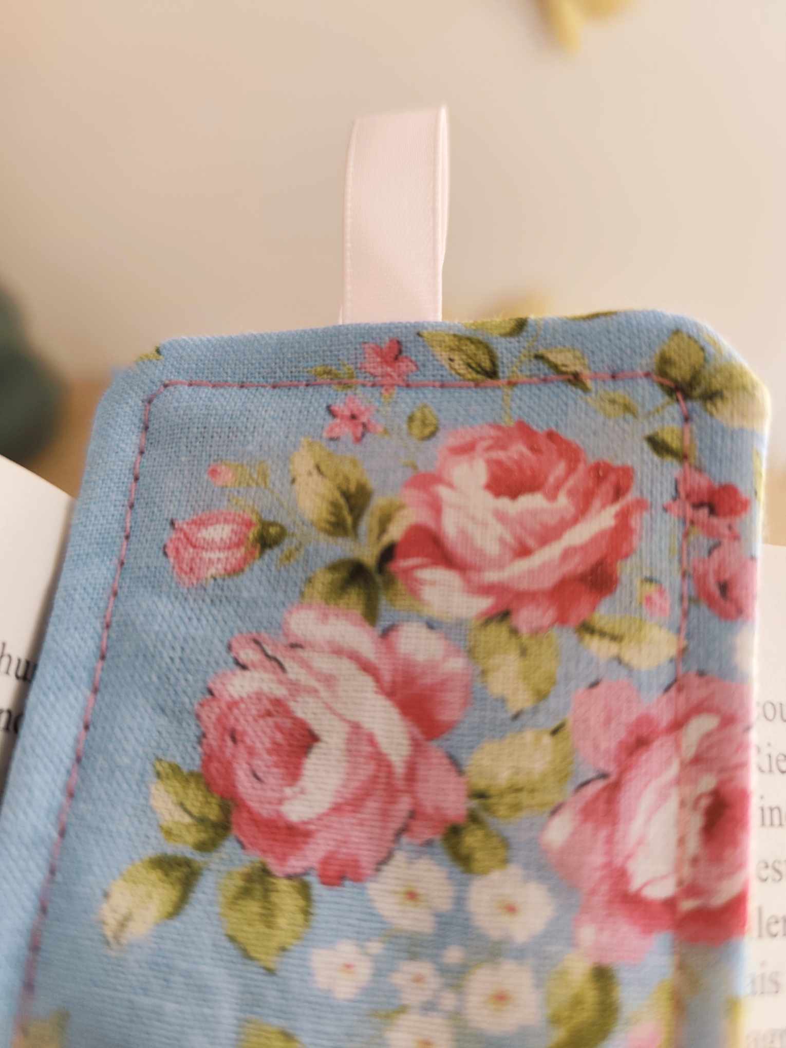 Pochette Livre Mots dans du Velours, protege livre artisanat francais collection été simply read english summer marque pages