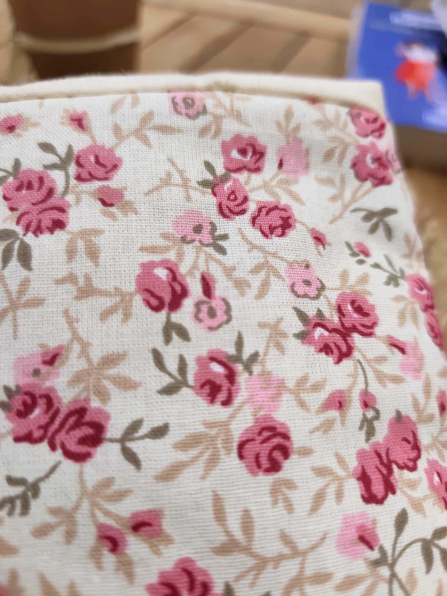 Pochette Livre Mots dans du Velours, protege livre artisanat francais collection été Nude Rose