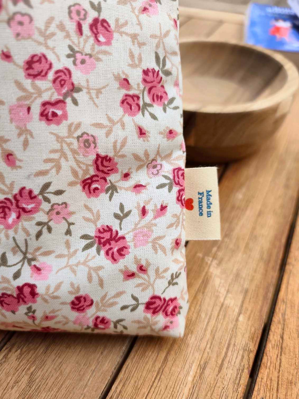 Pochette Livre Mots dans du Velours, protege livre artisanat francais collection été Nude Rose