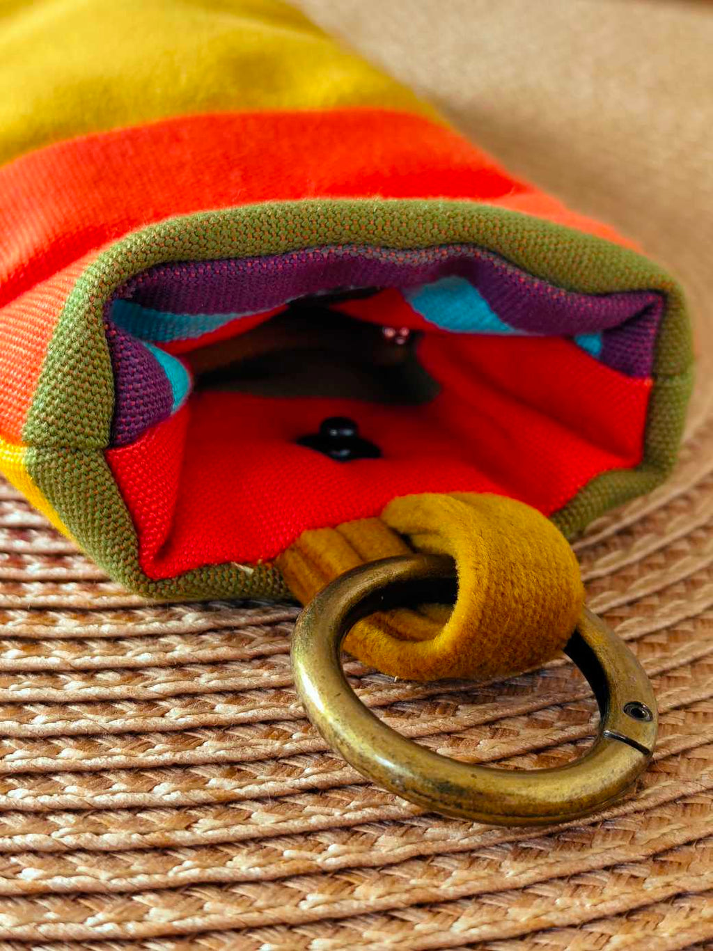 Pochette Livre Mots dans du Velours, Etui à lunettes velours chic Jaune caramel