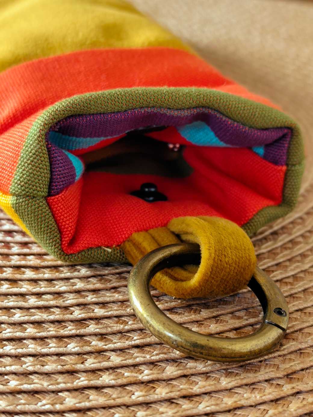 Pochette Livre Mots dans du Velours, Etui à lunettes velours chic Jaune caramel