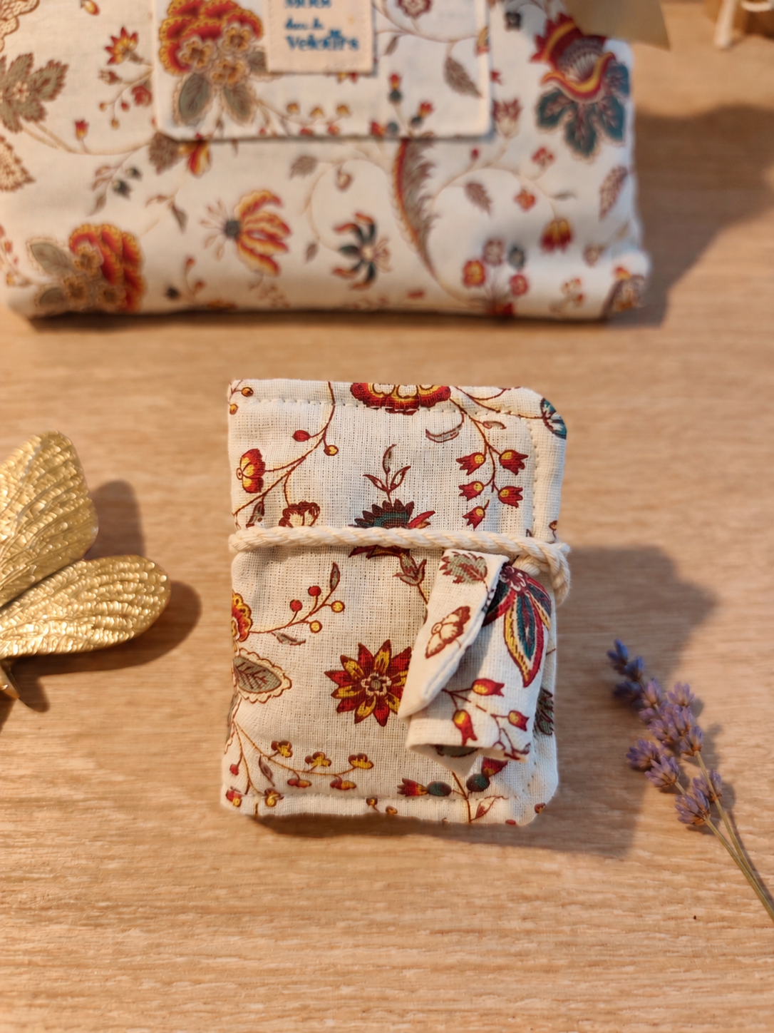 Des Mots dans du Velours Pochette livre Mini Livre Lavandin BIO artisanat français
