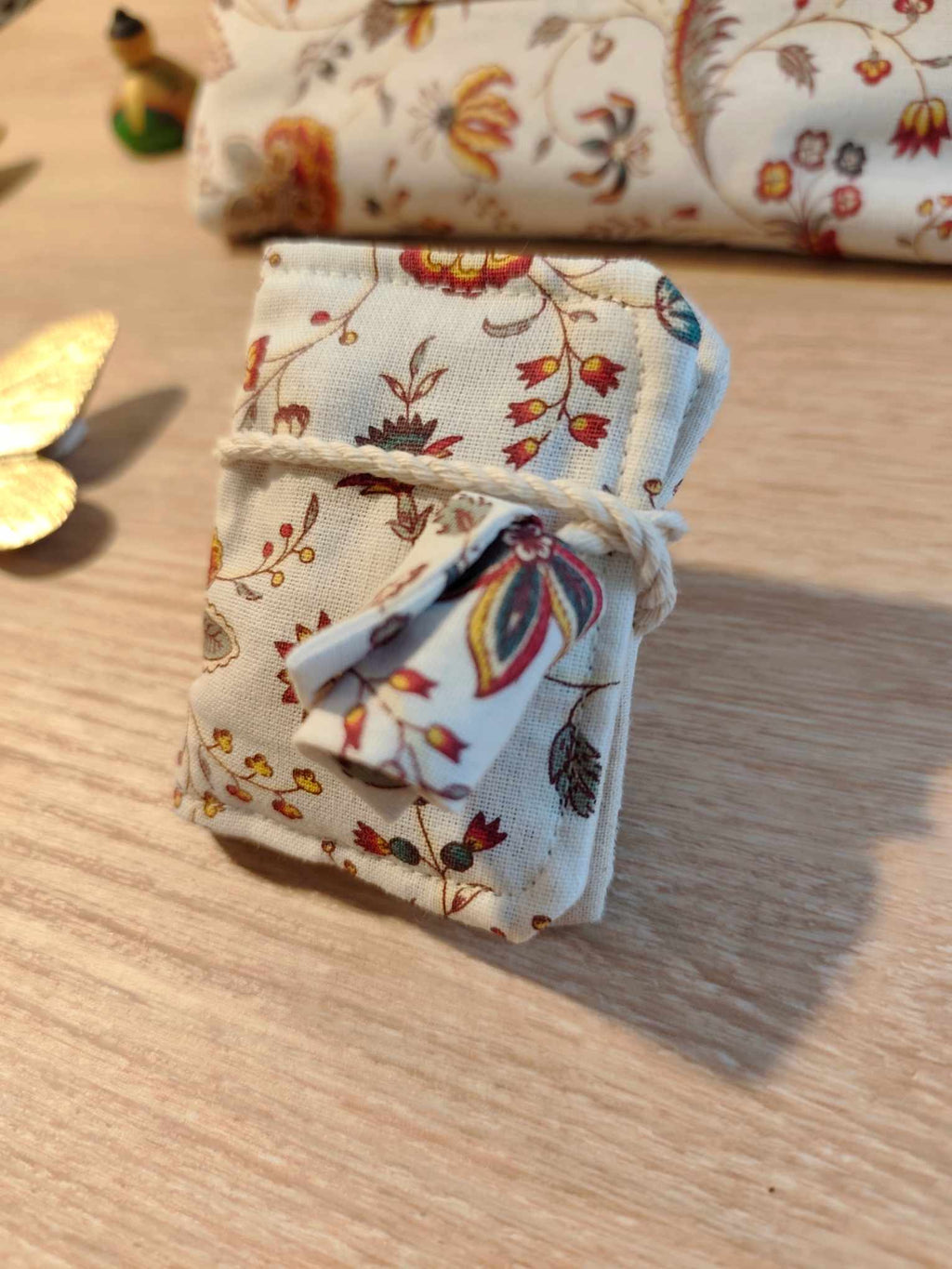 Des Mots dans du Velours Pochette livre Mini Livre Lavandin BIO artisanat français
