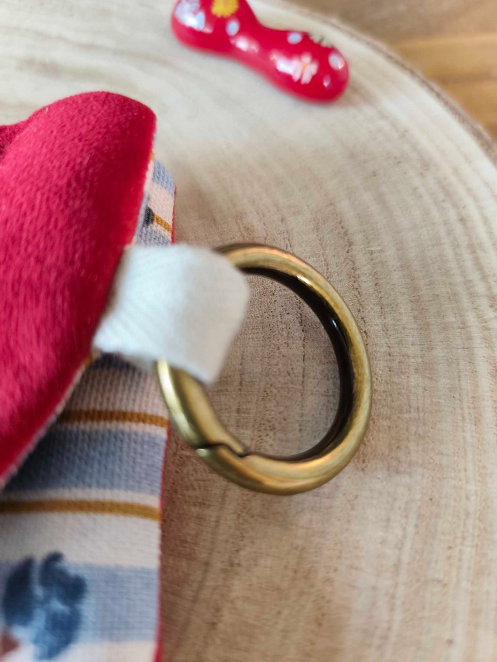 Pochette livre Etui lunettes Velours des mots dans du velours Rouge artisanat Français