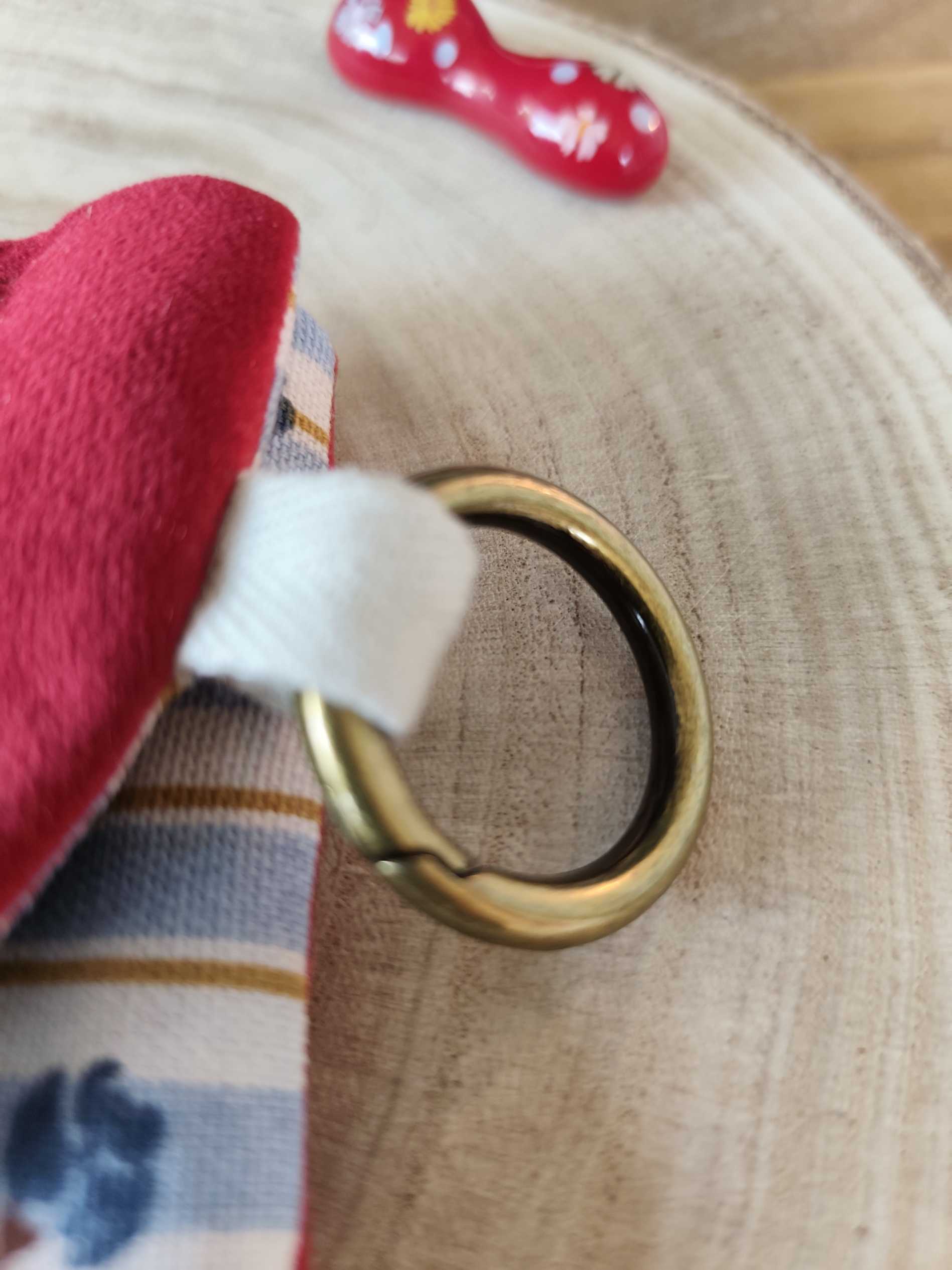 Pochette livre Etui lunettes Velours des mots dans du velours Rouge artisanat Français