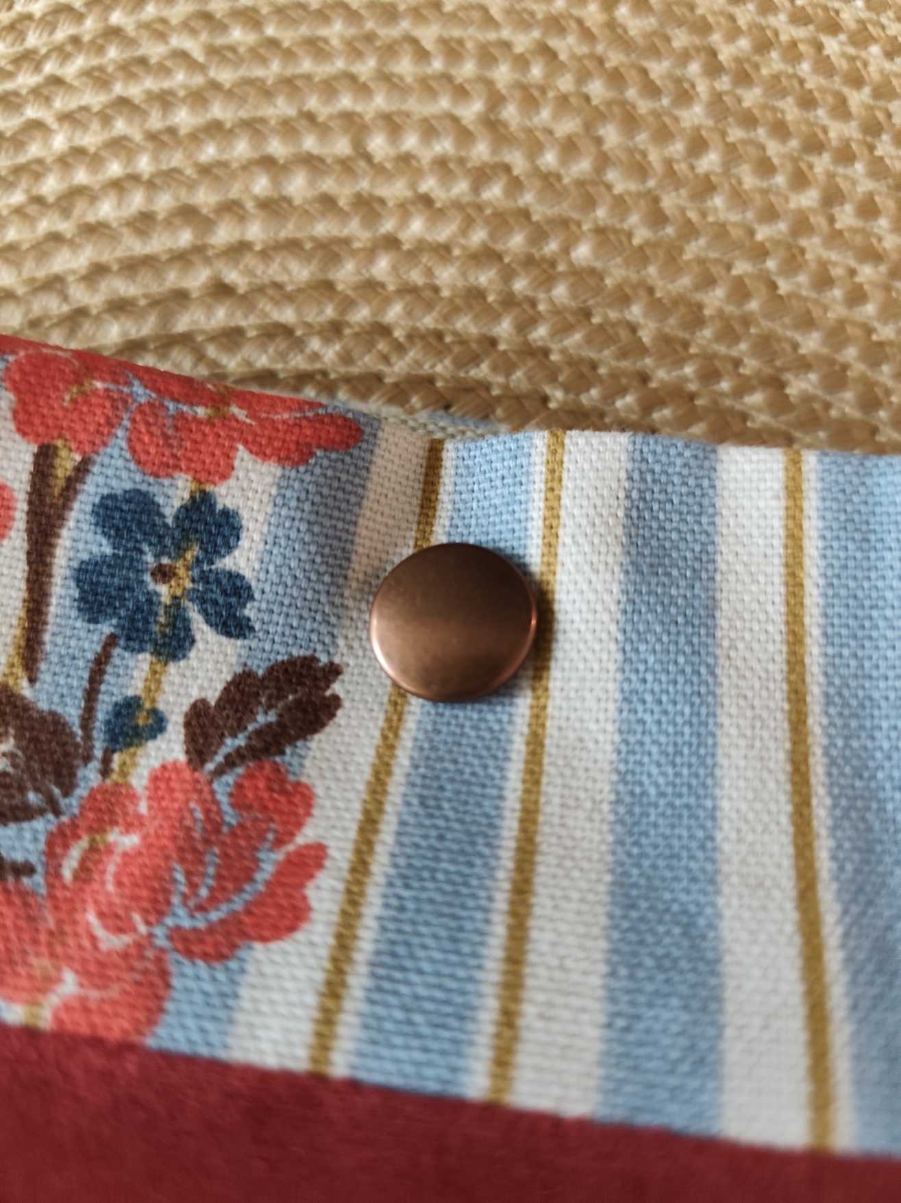 Pochette Livre MOts dans du Velours, protege livre bouton pressions  Rouge artisanat francais