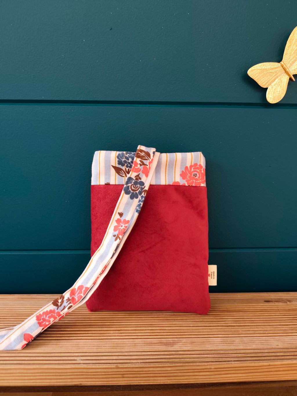 Pochette et protege Livre à Rubans en velours rouge Poppins, Des Mots dans du Velours, fabrication france, artisanat