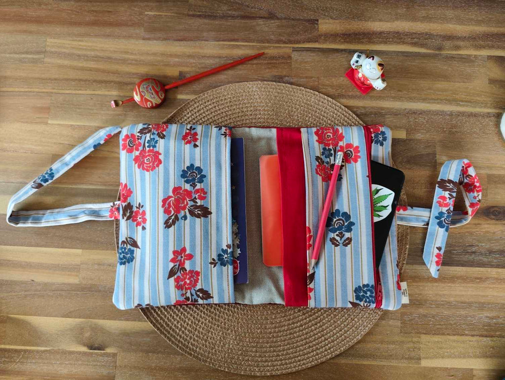 Pochette Livre Trio MOts dans du Velours, protege livre carnet trousse velours chic marque page Rouge