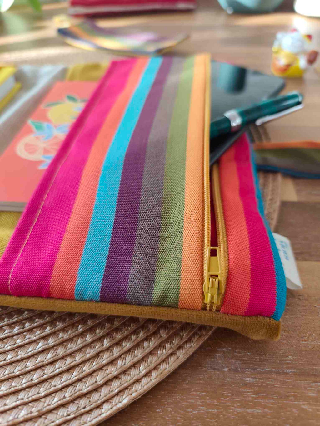 Des Mots dans du Velours Pochettes livre Trio Velours Jaune Caramel et couleurs