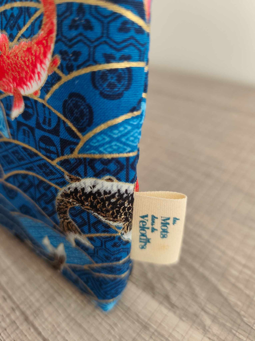 Pochette Livre Mots dans du Velours, protege livre artisanat francais collection Umi