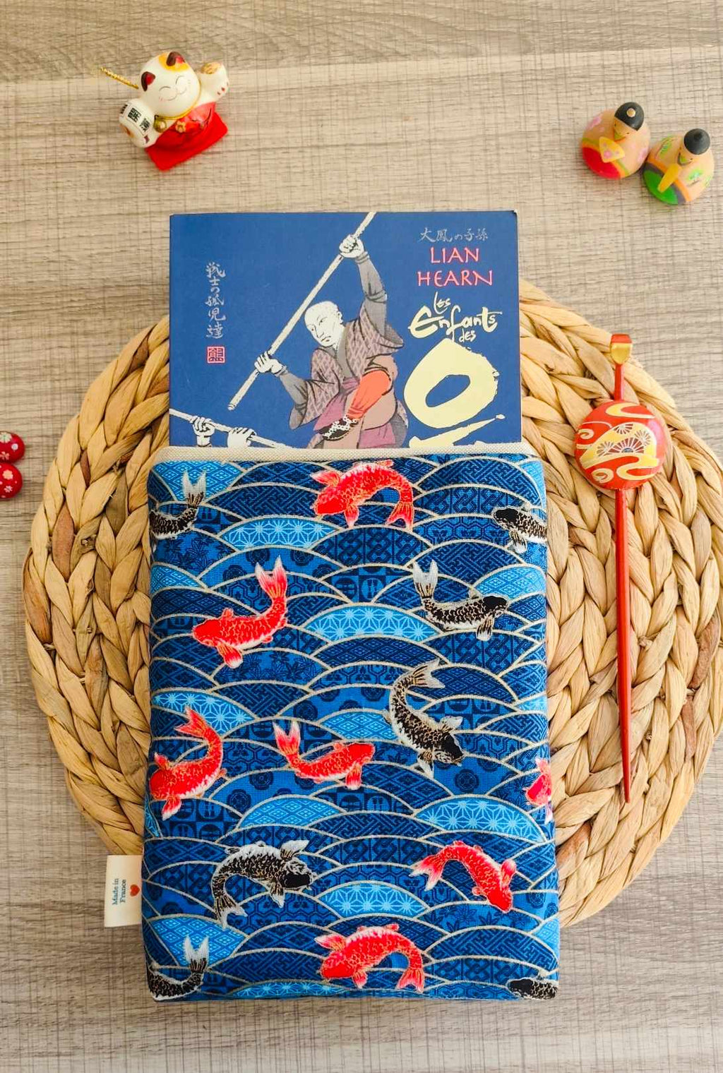 Pochette Livre Mots dans du Velours, protege livre artisanat francais collection Umi