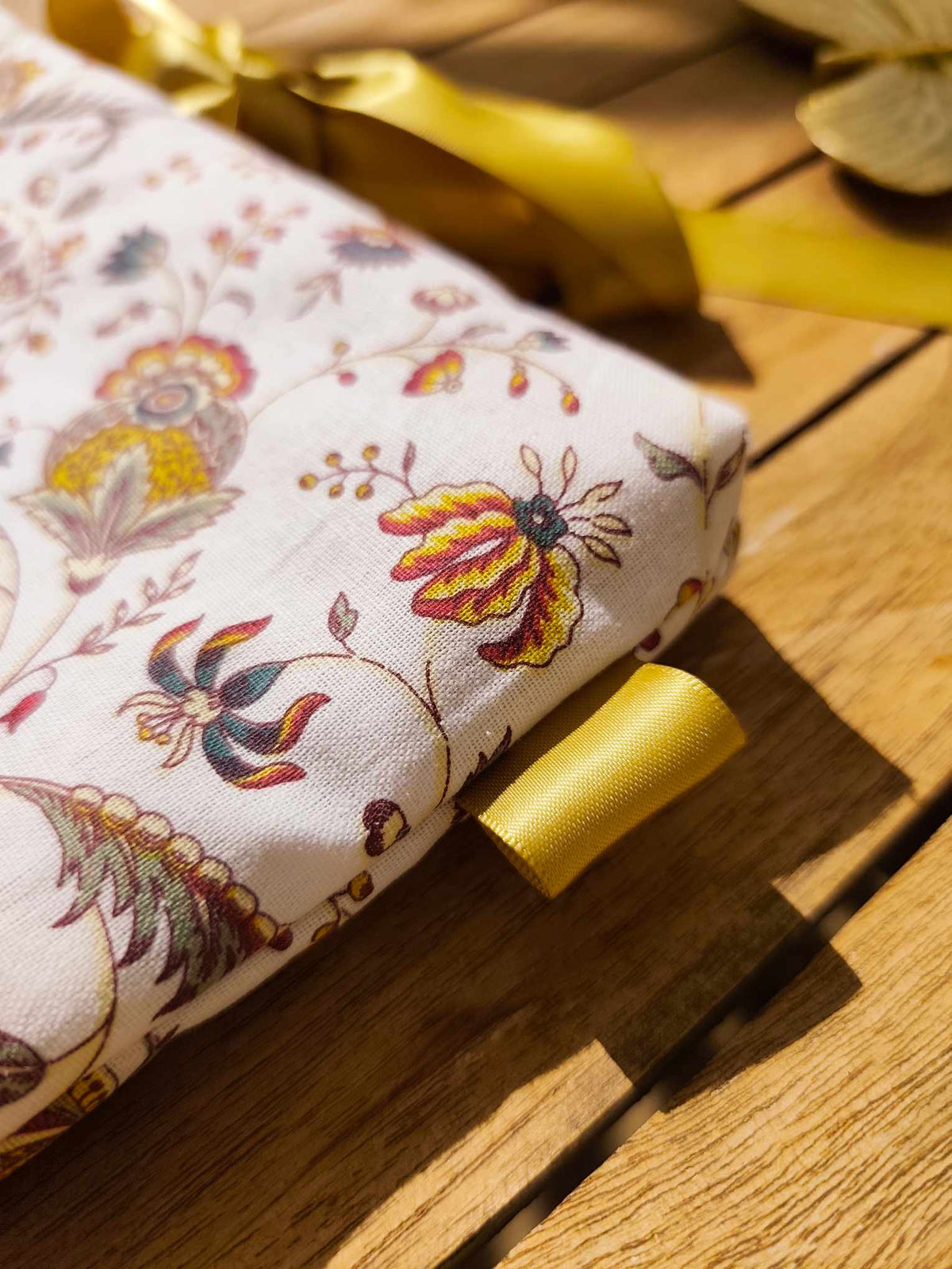 Des Mots dans du Velours Pochettes Livre Oekotex Arabesque Provençale Artisanat français