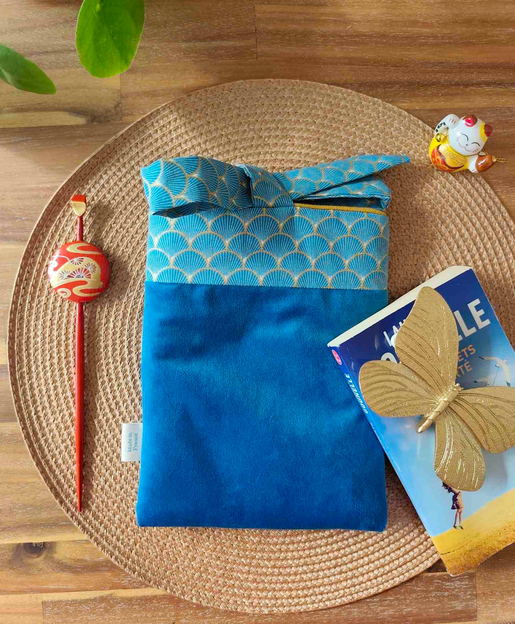 Des Mots dans du Velours Pochettes livre à RUBANS Velours Bleu artisanat france 