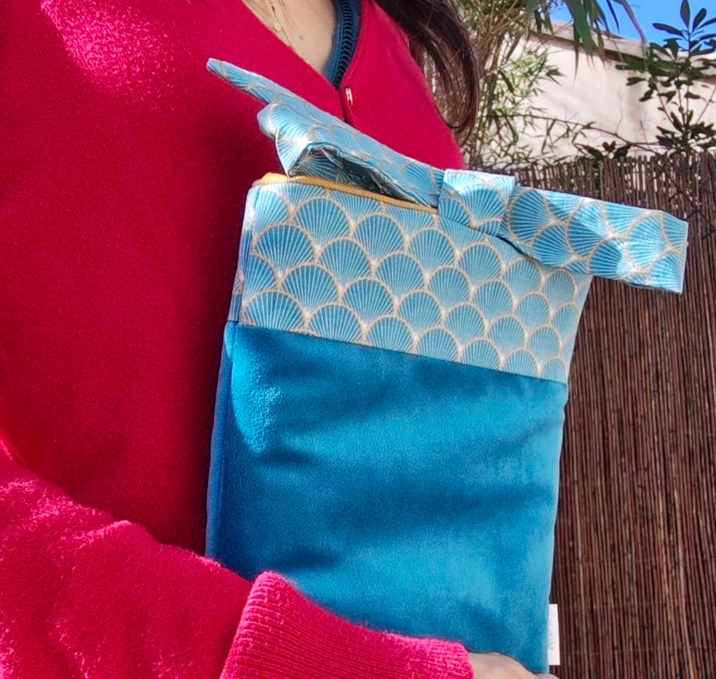 Des Mots dans du Velours Pochettes livre à RUBANS Velours Bleu artisanat france 