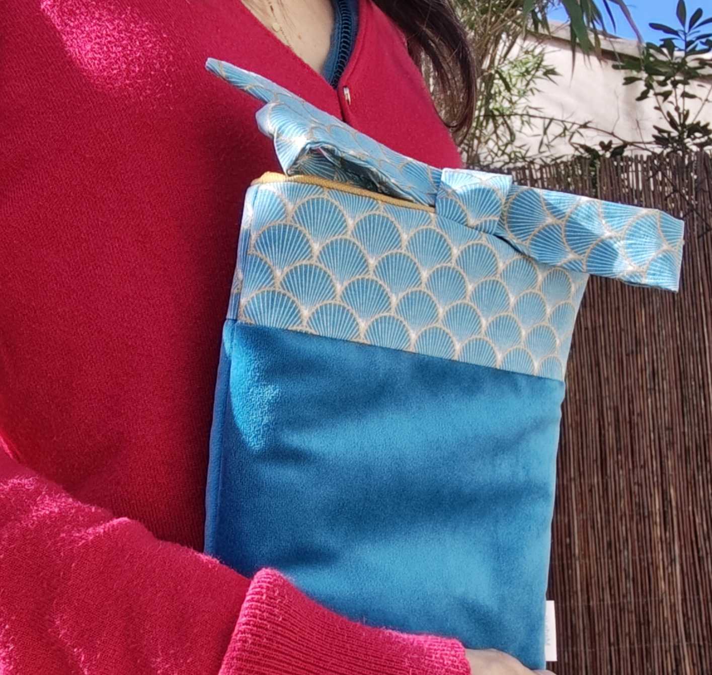 Des Mots dans du Velours Pochettes livre à RUBANS Velours Bleu artisanat france 