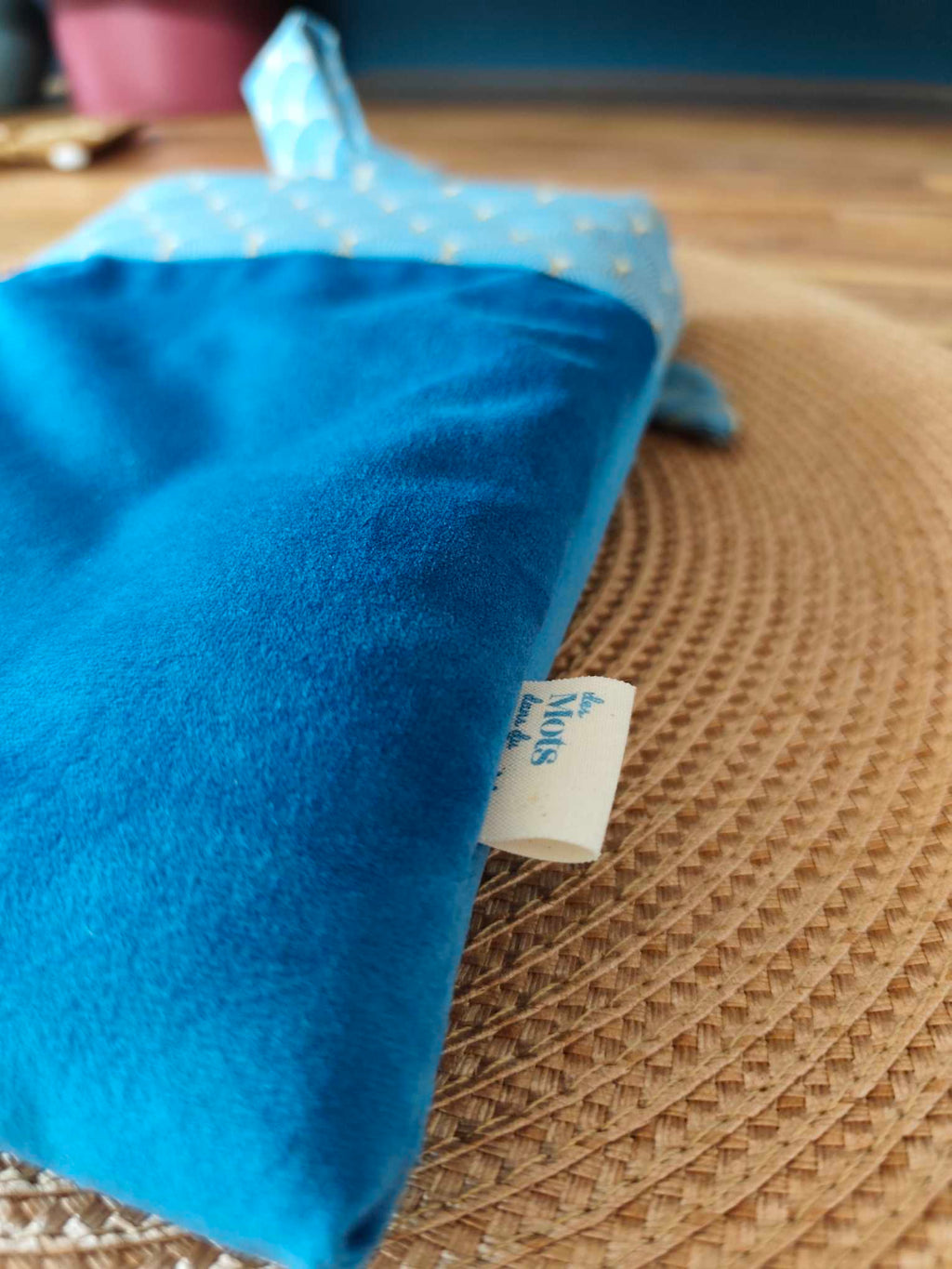 Des Mots dans du Velours Pochettes livre à RUBANS Velours Bleu artisanat france 