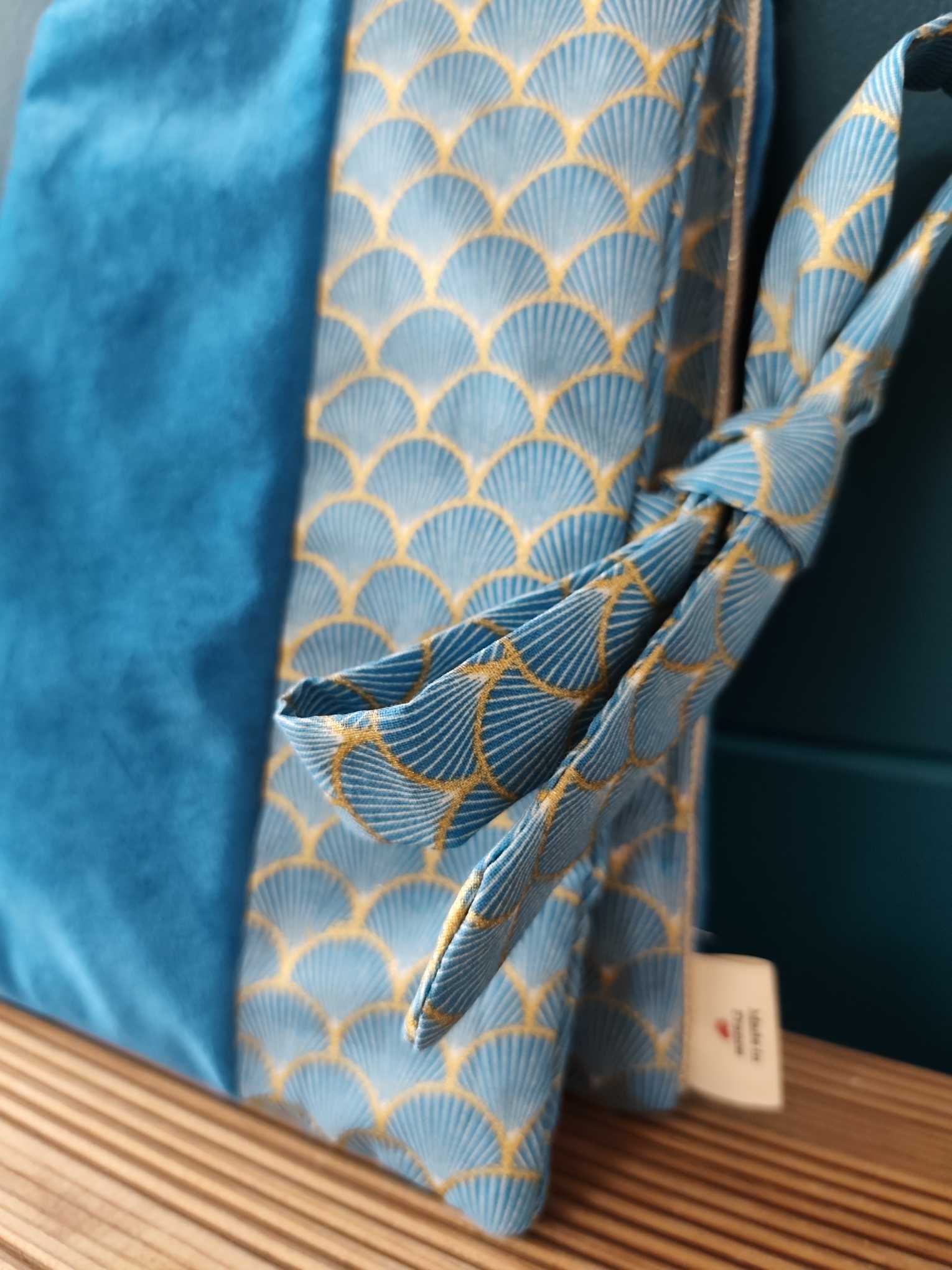 Des Mots dans du Velours Pochettes livre Trio Velours Bleu artisanat france trousse pochette