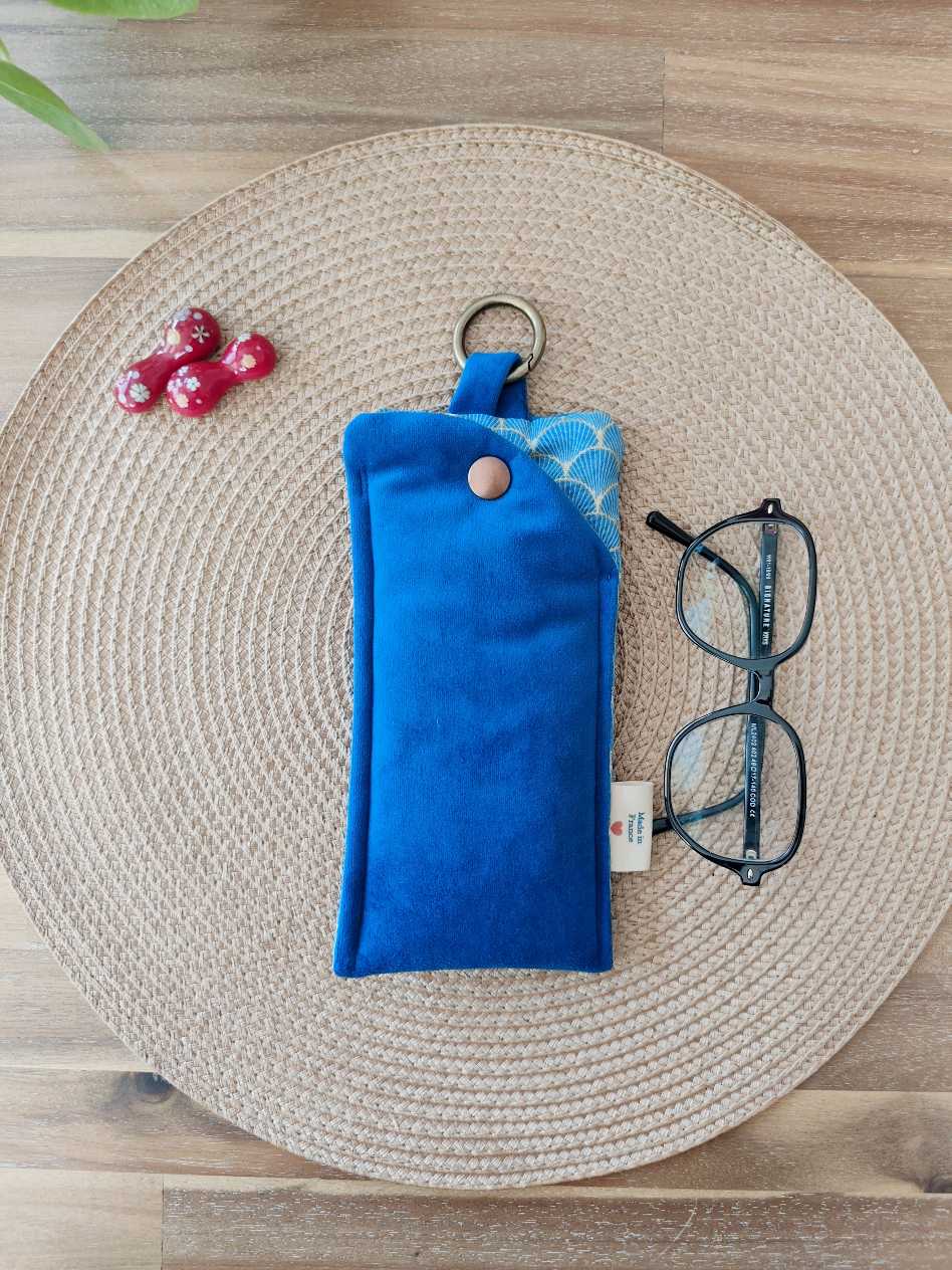Pochette livre Etui lunettes Velours des mots dans du velours Bleu artisanat Français