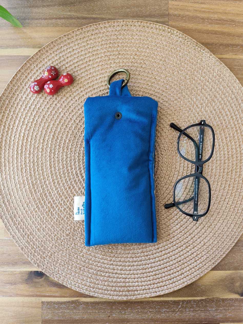 Pochette livre Etui lunettes Velours des mots dans du velours Bleu artisanat Français