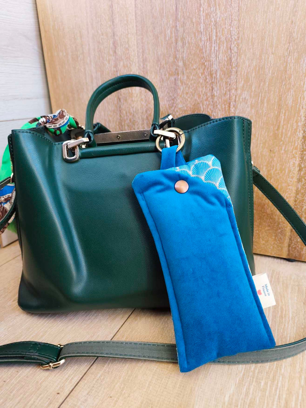 Pochette livre Etui lunettes Velours des mots dans du velours Bleu artisanat Français