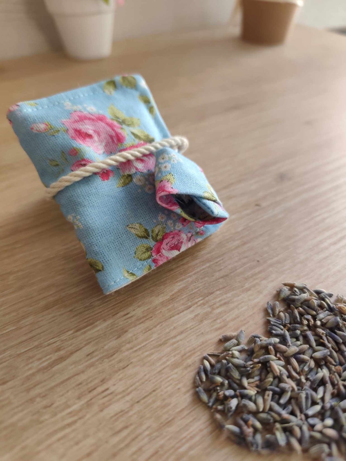 Des mots dans du velours pochettes livres france artisanat English Summer Pochon mini livre lavandin