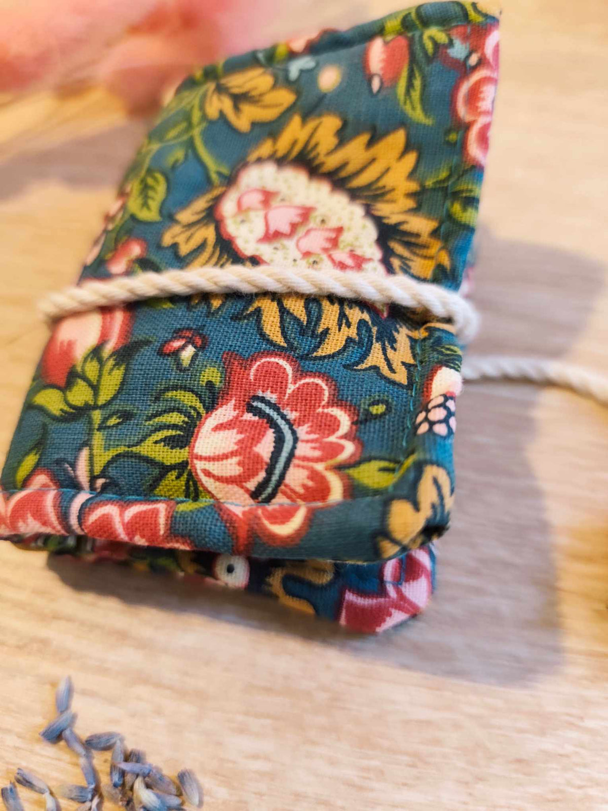 Des mots dans du velours pochettes livres france artisanat Jardin Luxuriant Mini Livre