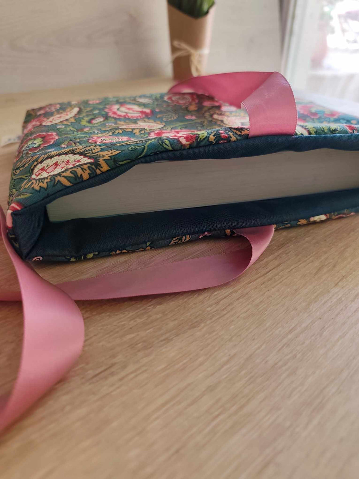 Des mots dans du velours pochettes livres france artisanat Jardin Luxuriant