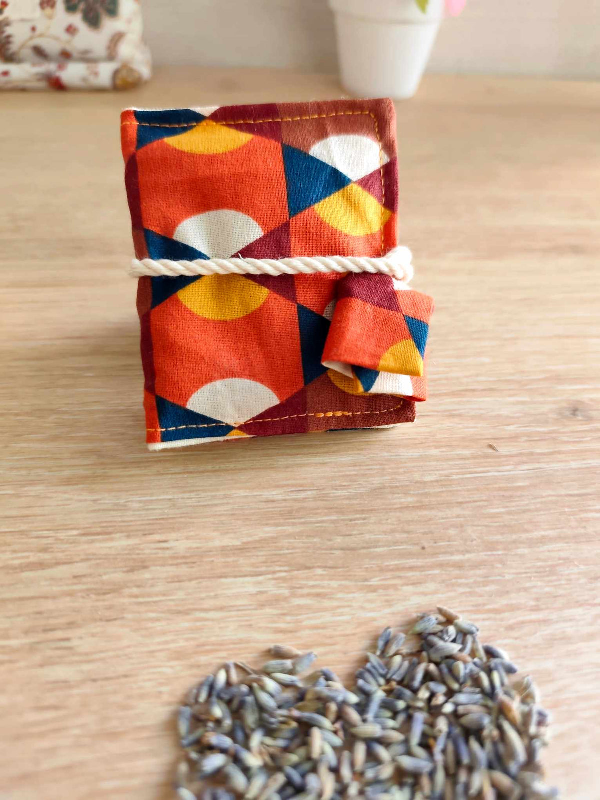 Des mots dans du velours pochettes livres france artisanat So Seventies Pochon mini livre lavandin