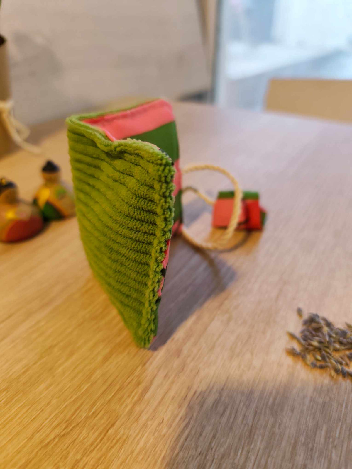 Des mots dans du velours pochettes livres france artisanat Vert Cerise Mini Livre