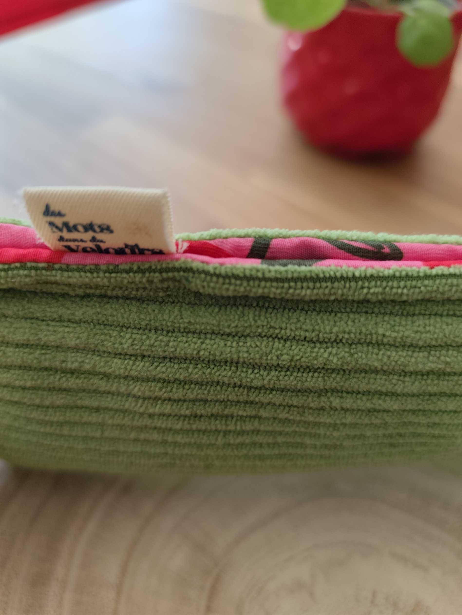 Duo "Etui à lunettes & Marque-Pages" Collection Vert Cerise