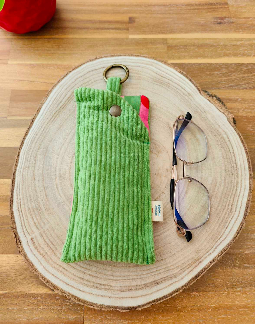 Pochette Livre Mots dans du Velours, protege livre bouton pressions  artisanat francais marque page etui a lunette vert cerise