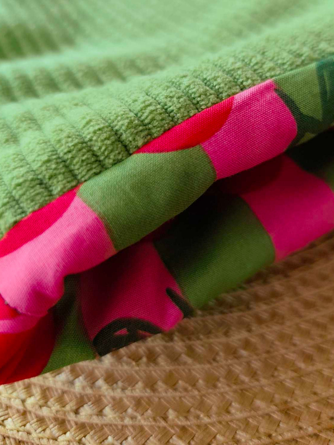 Pochette Livre MOts dans du Velours, protege livre bouton pressions  artisanat francais marque page etui a lunette vert cerise