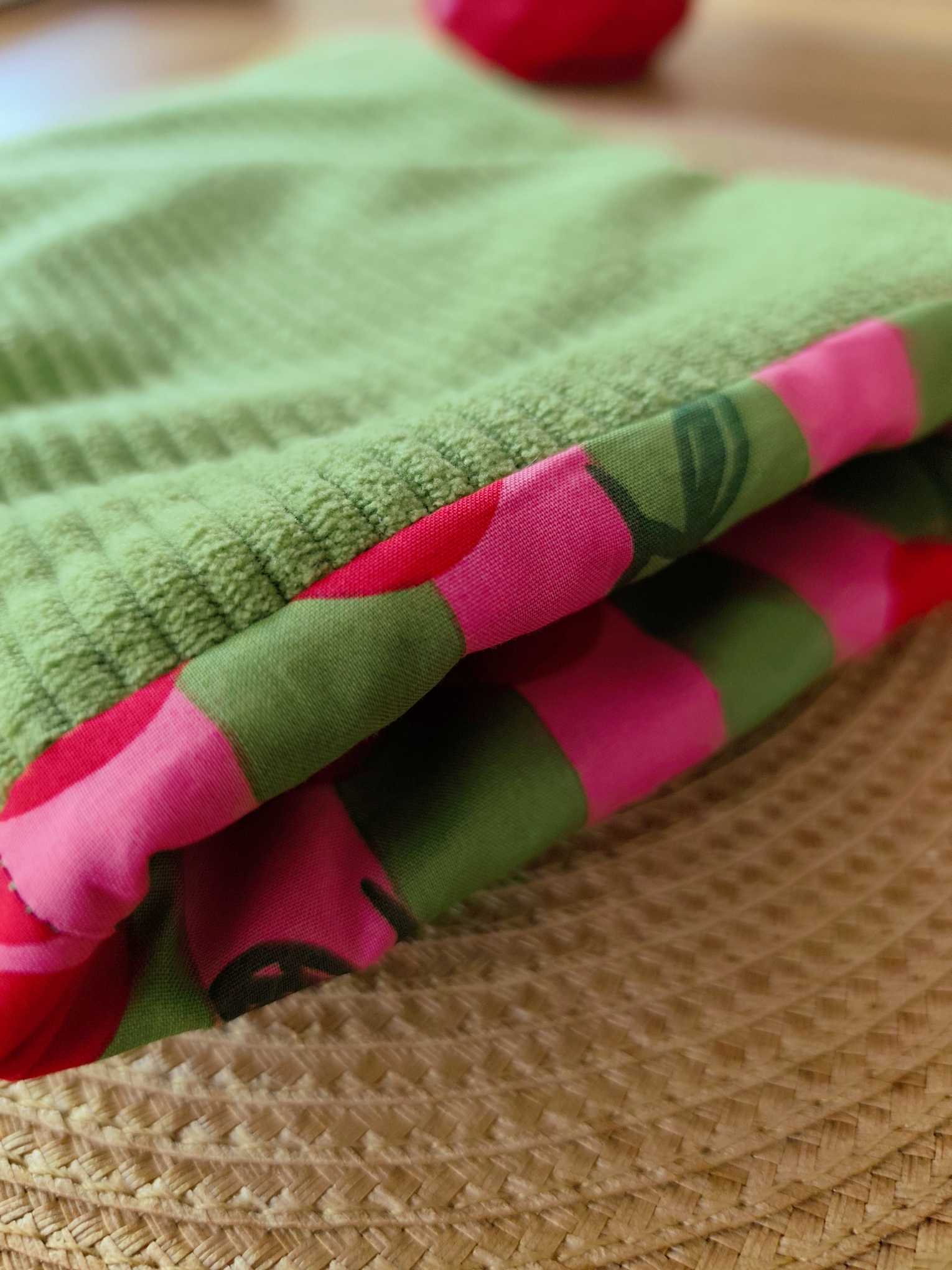 Pochette Livre MOts dans du Velours, protege livre bouton pressions  artisanat francais marque page etui a lunette vert cerise