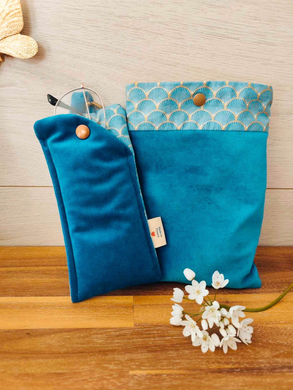 Des mots dans du velours pochettes livre artisanat france velours etui lunette marque pages bleu japon