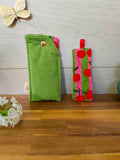 Pochette Livre Mots dans du Velours, protege livre bouton pressions  artisanat francais marque page etui a lunette vert cerise