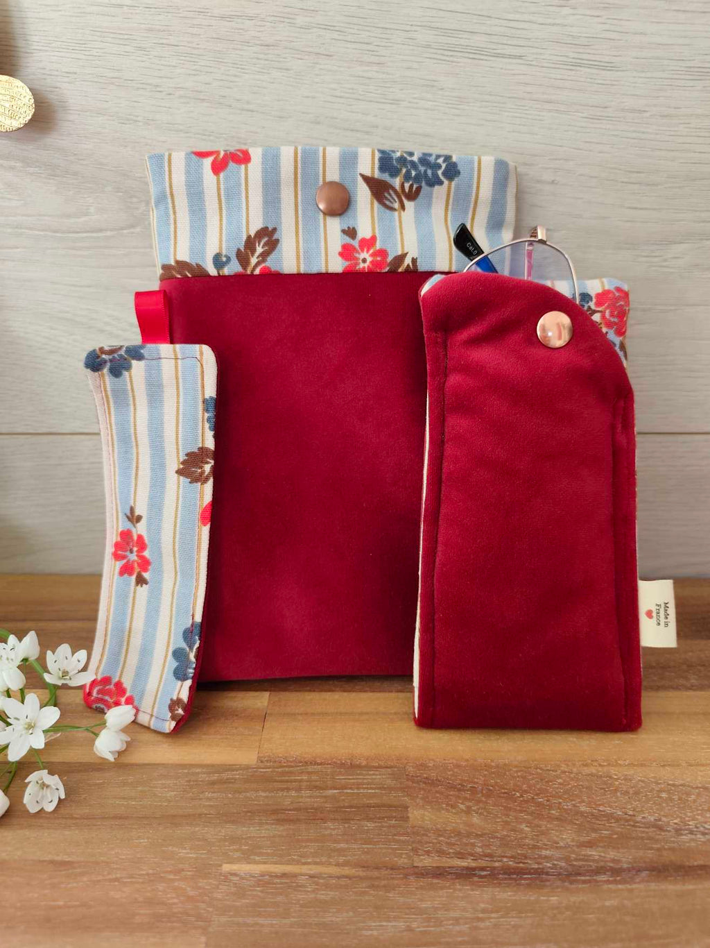 Pochette Livre MOts dans du Velours, protege livre bouton pressions  Rouge artisanat francais marque page etui a lunette