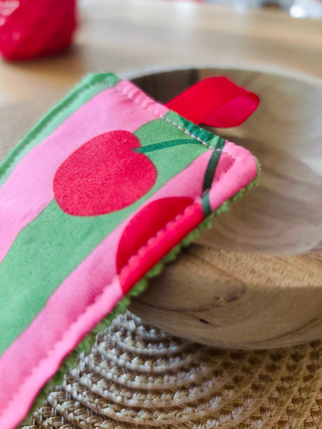 Pochette Livre Mots dans du Velours, protege livre bouton pressions  artisanat francais marque page etui a lunette vert cerise