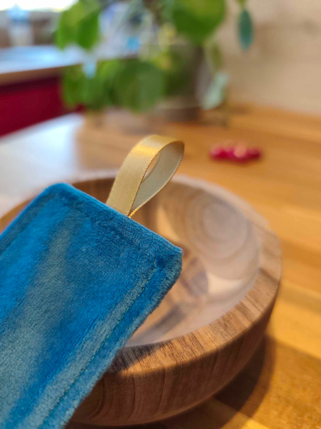 Pochette Livre Mots dans du Velours, marque page , bleu,  artisanat Français