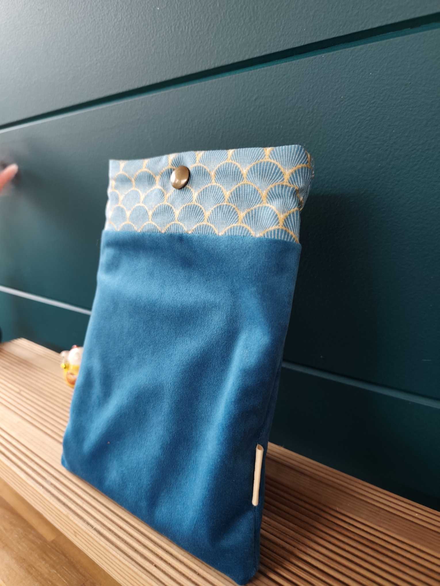 Des Mots dans du Velours Pochettes livre à bouton PRESSION Velours Bleu artisanat france 