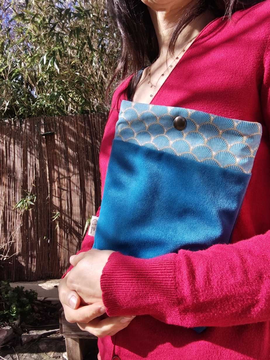 Des Mots dans du Velours Pochettes livre à bouton PRESSION Velours Bleu artisanat france 